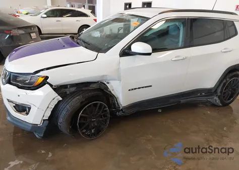 2019 Jeep Compass Latitude 4X4 z USA, uszkodzony, nr VIN 3C4NJDBB4KT809807